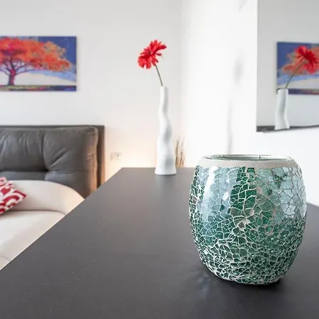Duomo 10 Min Cozy Netflix + Wifi Apartamento
